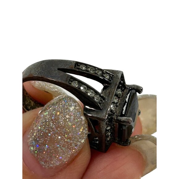 Fashion Jewelry Women’s Ring 6 Faux Square Black Princess Cut Faceted Crystals - Picture 11 of 17